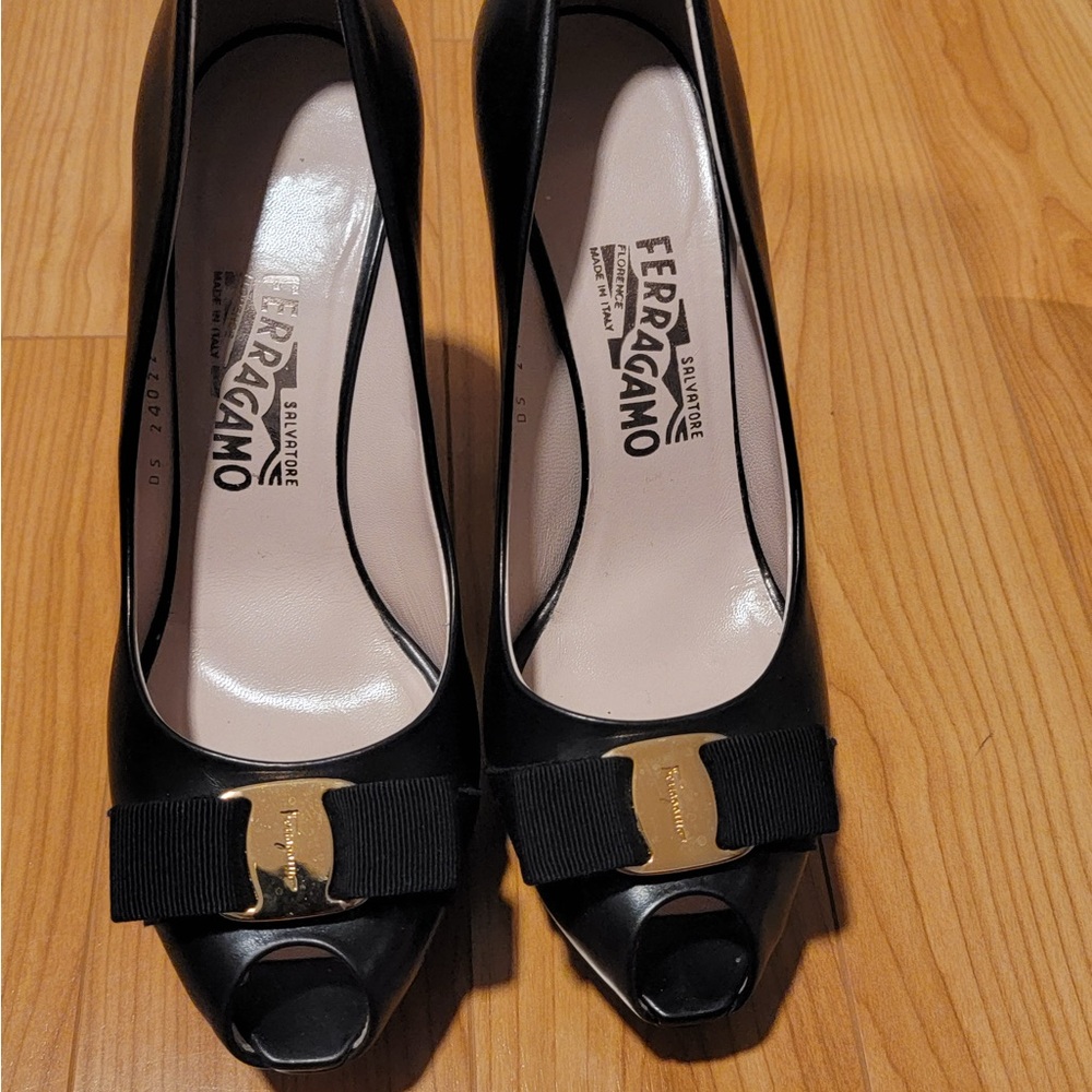 FERRAGAMO Black Peep Toe Pumps